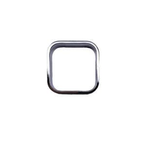 Square est une bague en argent 925/1000ème de forme carrée et moderne. Largeur 6,0mm - à plat